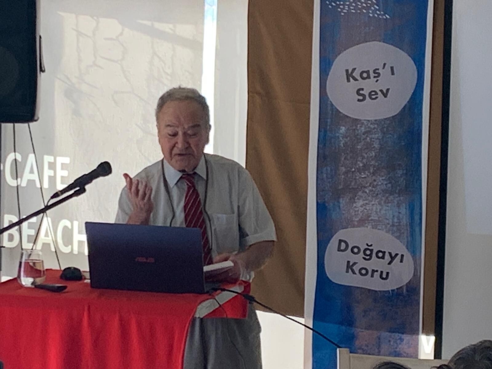 Prof. Ergun Gedizlioğlu Panelde Ulaşım Ve Trafik Konusunda Kapsamlı Bir Sunum Yaptı