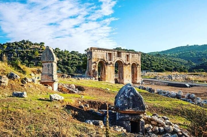 Patara Antik Kenti Anıtsal Tak