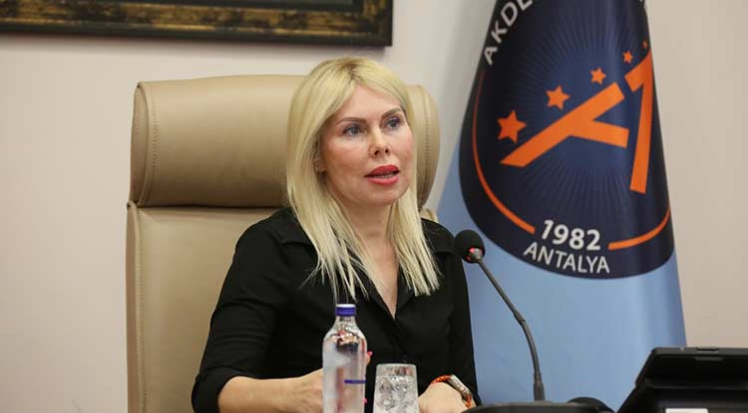 Ozlenen Özkan-1
