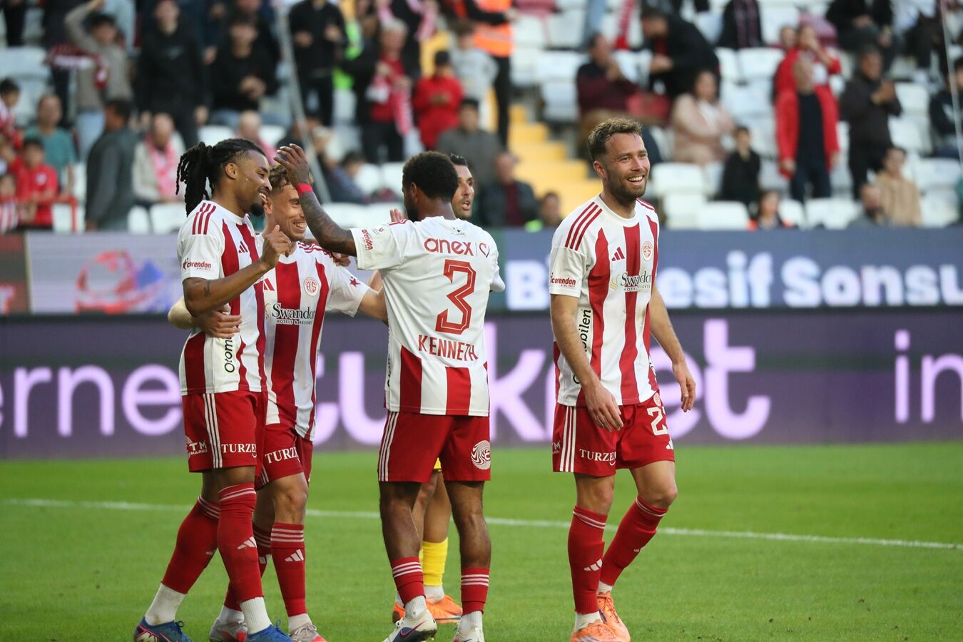 Antalyaspor 3-  Eyüpspor 0
