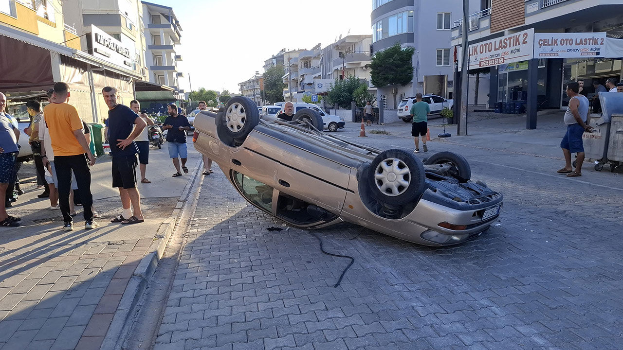 Kamyonetle çarpışan otomobil takla attı