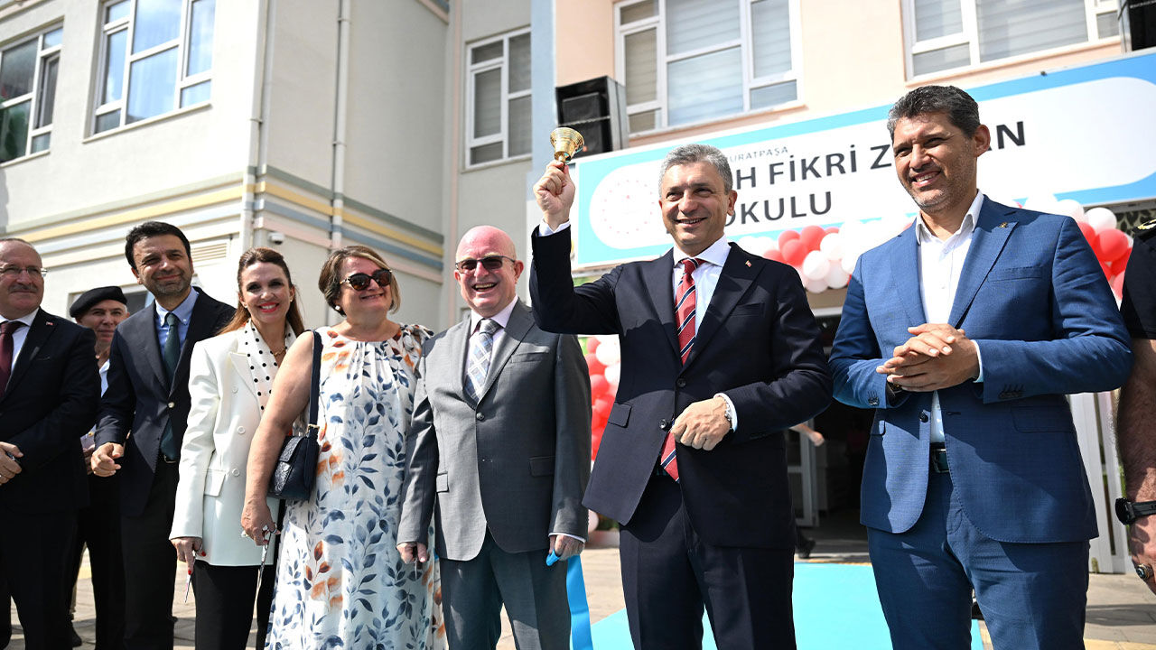 Antalya'da 523 bin 853 öğrenci ders başı yaptı