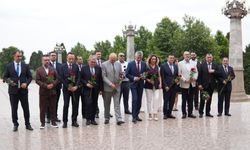 Kepez'den Azerbaycan'a 'Türkiye Seçkisi Kitaplığı'
