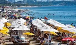 Antalya'da kavurucu sıcak bunalttı