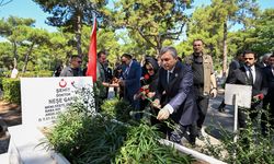 Şehitliklerde 15 Temmuz anma töreni