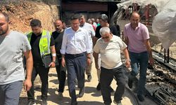 Atay Uslu Kaş'ta yangınzedeleri dinledi
