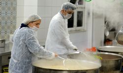 İhtiyaç sahiplerine her gün sıcak yemek