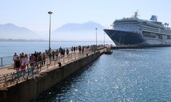 İngiliz turistler kruvaziyerle geldi