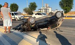 Refüje çarpan otomobil takla attı: 2 yaralı