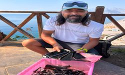 Falezlerde kaybolan eşyalar sahiplerini bekliyor