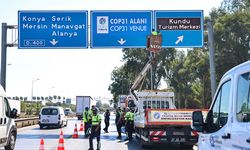 Yollarda COP31 hazırlığı: Yeni yön levhaları yerleştiriliyor