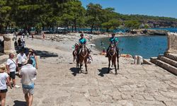 Phaselis’te atlı jandarmadan tarihi miras nöbeti