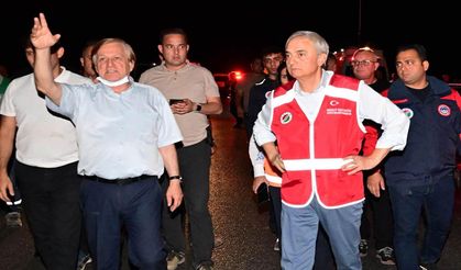 Kepez Belediyesi 100 personel ve 20 araçla sahada