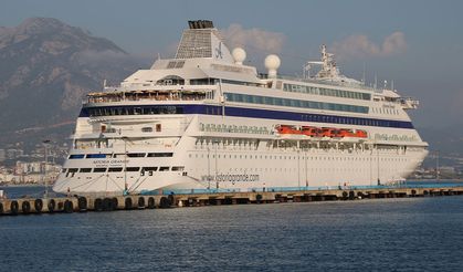 Rus turistler kruvaziyerle geldi