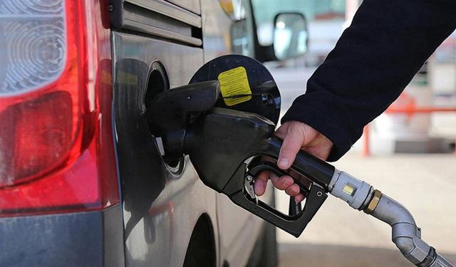 Motorine indirim kısa sürdü: bu gece zam bekleniyor
