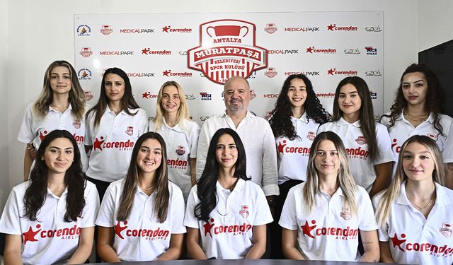Muratpaşa'nın Sultanları imzaları attı