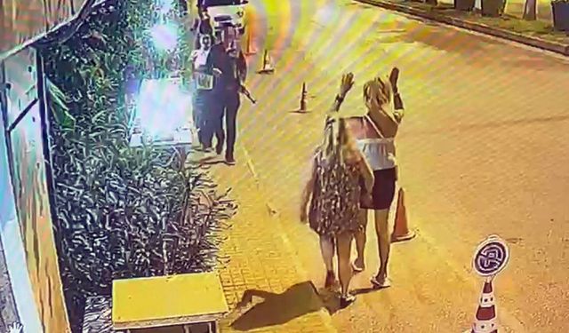 Oyuncak tüfekle sokakta dolaşınca gözaltına alındı