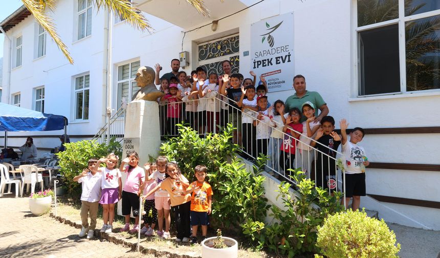 Sapadere İpek Evi ziyaretçilerin gözdesi oldu