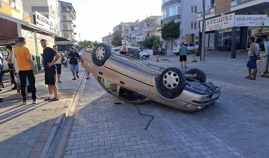 Kamyonetle çarpışan otomobil takla attı